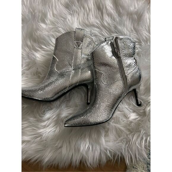 Guess shiny booties size 6.5 new western like